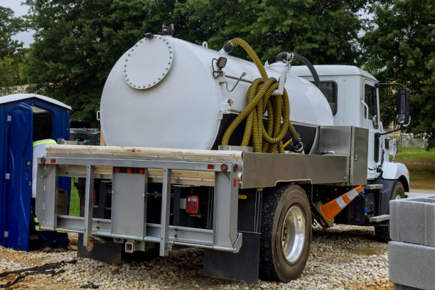 Portable Toilet Options We Offer in Willoughby Hills, OH